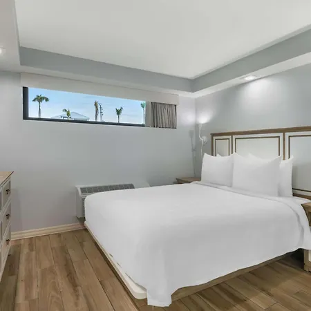Best Western Plus Beach Resort Fort Myers Beach Exterior photo